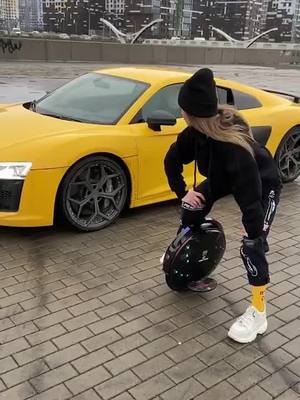 A post by @mashavoronova4 on TikTok caption: Hhh #MyHaul #foryou #funnyvideos #car