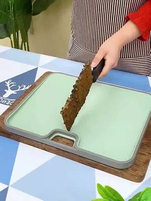 A post by @householdgoodthing on TikTok caption: Multifunctional knife sharpening stone👍👍#fyp #foryou #foryoupage #lifehacks #useful #goodthingsinlife #lifehelper #goodthing #goodthingtorecommend