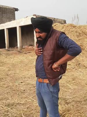 A post by @parminder_pb12 on TikTok caption: #jaggi_singh_0001 #funnyvideos  #punjabicomedy  #punjabitiktok  #parminder_pb12