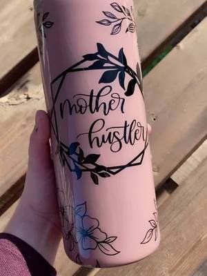 A post by @leleggio on TikTok caption: Glossy or Matte?? You decide. #welcome2021 #myroutine #fyp #smallbusinesscheck #colorado #BachelorReady #motherhustler #customtumbler