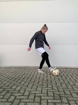 A post by @laurafreestyle_ on TikTok caption: 🔥⚽️🏆 #freestylefootball #fyp #fy #skills #foryoupage #roadto100k #foryou