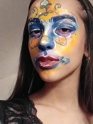 A post by @marilia_merendi on TikTok caption: new makeup! 💛🌿 Inspo: @roxartss #makeup #makeupart #artisticmakeup #foryou #perte #foryouitalia #makeupartist #mua