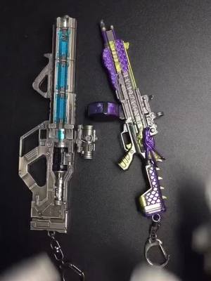 A post by @apexman40 on TikTok caption: Apex legends #gunmodel #keychain# toy #model #fpy #apex #apexlegends