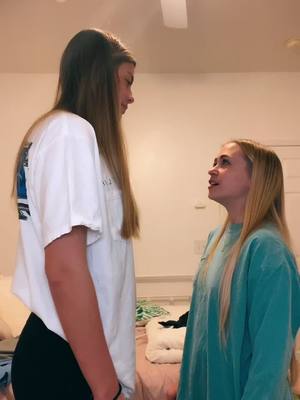 A post by @chloemoorer on TikTok caption: she’s 4’11 #youdontknowhowitis #fyp