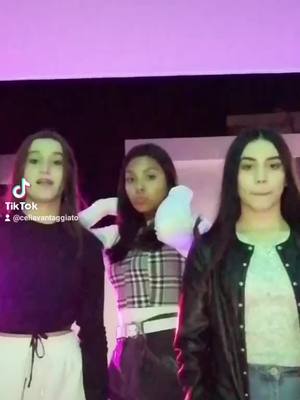 A post by @celiavantaggiato on TikTok caption: Si las extraño 😔👍🏼@reginaa.espinoza @sofia_sanchezlg #fyp #fypシ #parati #viral #makemefamous