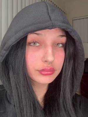 A post by @maddyyxxx on TikTok caption: 👄 lol #fyp