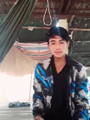 A post by @biibiisingle on TikTok caption: ជីវិតមានតែប៉ុណ្ណឹងឯងចង់ធ្វីេអីក៏បាន😭😂