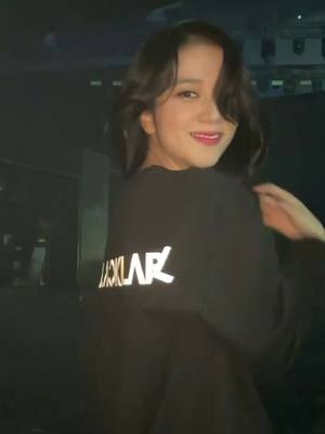 A post by @blackpinkblink72 on TikTok caption: Kim Jisoo🥰💕#blackpink#blink#jisoo#kimjisoo #kpop#theconcert #foryou