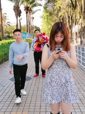 A post by @liuwei6666 on TikTok caption: #funny #foryou #positivity #tiktoker #foryourpage Don't use your phone while walking.