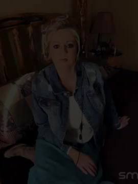 A post by @aliciamarie_911 on TikTok caption: #dearme #lorriemorgan #smule #smulekaraoke #karaoke ##quarantine #quarantinekaraoke