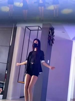 A post by @a1yiwen on TikTok caption: I'll dance, too.#Dance