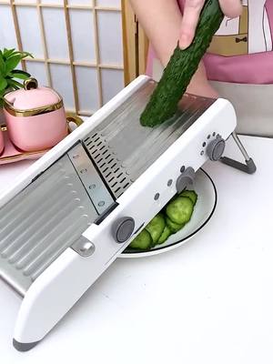 A post by @archlinux666 on TikTok caption: Kitchen Essentials