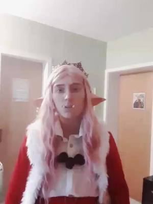 A post by @arcaja on TikTok caption: I just want a shooting in snow :D #technobladecosplay #technothepig #technoblade #mcyt #dreamsmp