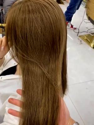 A post by @yiyiyo8 on TikTok caption: Linen color recommendation #beauty #hairdressing #hairstyles #fyp #foryou