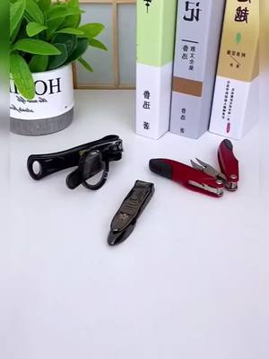 A post by @liliyou8 on TikTok caption: Upgraded nail clippers#foryoupage #diamond #goodstuff #upcycling #lifehacks