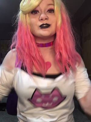 A post by @blackrosesmoothie on TikTok caption: #roxylalonde #homestuck #roxylalondecosplay #homestuckcosplay #alphakids