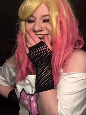 A post by @blackrosesmoothie on TikTok caption: take some cute roxy content before she’s gone #roxylalonde #homestuck #roxylalondecosplay #homestuckcosplay #alphakids