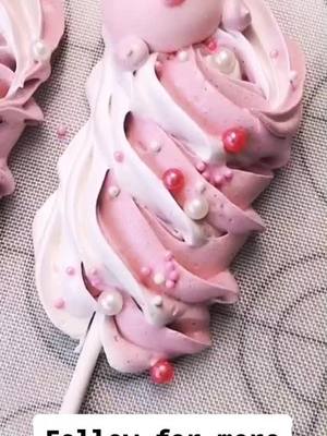 A post by @lisabakery on TikTok caption: #satisfying #meringue #meringuecookies #tiktokfood #baking 🐷