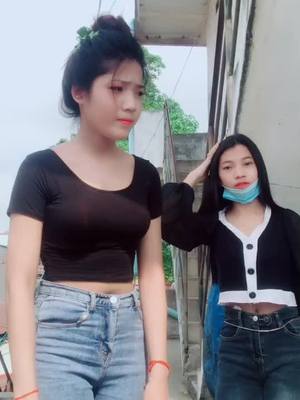 A post by @ahlin8664 on TikTok caption: បងសុំបទប្រេងតុងៗ😋😂👌👌