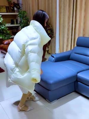 A post by @dh8113 on TikTok caption: #sofa #furniture