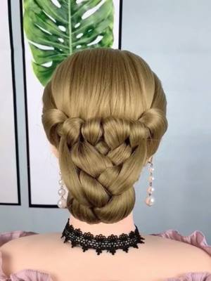 A post by @hairstylemm on TikTok caption: 👉https://nailcc.com/