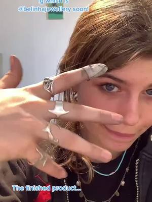 A post by @bella.loureiro on TikTok caption: I love this one sm #dolphin #dolphinring #silver #ring #fyp #shaddowbanned