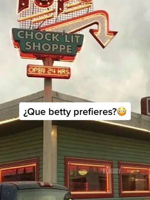 A post by @vyachev on TikTok caption: Yo la amo en todas pero la uno es iconic😫 #bettycooper #lilireinharth #riverdale #foryoupage #foryou #vyachev #fyp #parati #season #lamodelo