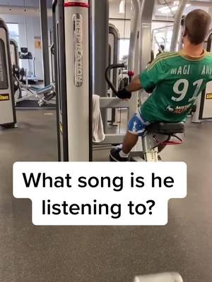 A post by @8ubblesmusic on TikTok caption: #AerieREAL #8ubbles #gymfails #gymfail #bathhouse