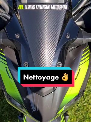 A post by @tixos_rider.z on TikTok caption: Grand nettoyage 😂👌. #kawasaki #z900 #motard #motarde #biker #nettoyage #moto #humour #fypシ #pourtoi