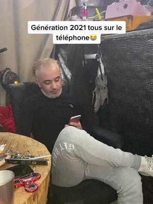 A post by @momooelhofficiel on TikTok caption: Je me sens seul😭 @iiilllliiilllli ￼￼￼@baltimore_sensation @krimos_elh @eddine.e.l.h