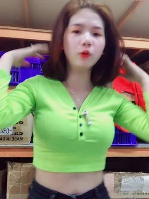 A post by @user6320249495256 on TikTok caption: កុំមេីលសក់ណា បងបង😂👌#សូំ100likeបានអត់ #កូននាក់ភ្នំឧដ្ដុង🙆💓 single ❤️🥰❤️❤️