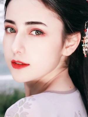 A post by @best.hanfu on TikTok caption: Who doesn’t like beautiful girls with bright eyes and teeth? #hanfu #hanfugirls #boy #beauty #charm #fyp