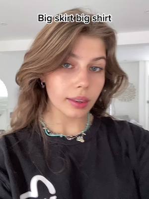 A post by @bella.loureiro on TikTok caption: #fyp