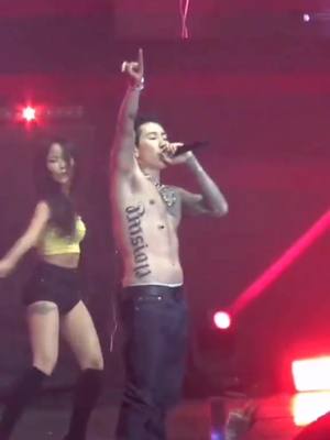 A post by @jayparkfp on TikTok caption: mo mo mommae #jayparkfp #jayparkitrighthere #jayparkisoverparty #jayparkmommae #mommae #박재범jaypark #jaypark #mommaedance #jayparkfan #몸매 #foryoupage