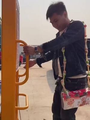 A post by @easyforklift on TikTok caption: #fyp#foryou#Forklift