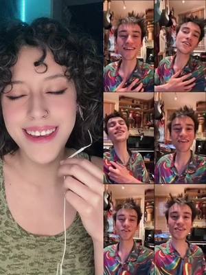 A post by @imjeary on TikTok caption: #duet with @jacobcollier #VoiceEffects MODO EMOCIONADA PORQUE ESTOY CANTANDO CON JACOB. 🤍 #OverjoyedChallenge #steviewonder #foryou #sing #singer