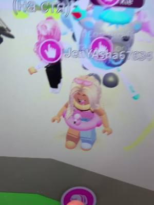 A post by @iicloudyrobloxgirlz on TikTok