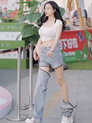 A post by @jordan_7451 on TikTok caption: #chinesestreetfashion #girl