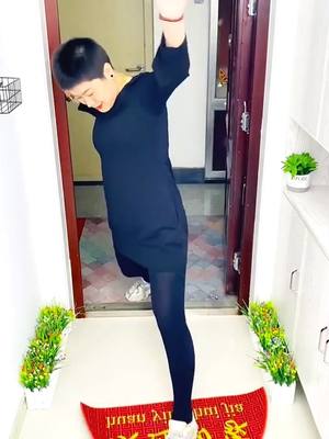 A post by @nkhsmttry2a0 on TikTok caption: #fyp #Anti-slip fixing sticker #bioamallNon-slip fixing stickers, slippery sheets at home, and floor mats can be easily fixed, too convenient.