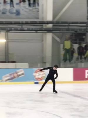 A post by @mark_ninetyninth on TikTok caption: 🙃⛸ #фигурноекатание #figureskating #reccomendations