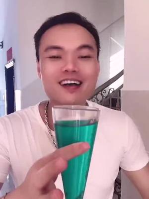 A post by @isheyxyw7253 on TikTok caption: Magic SHot Tutorialmagic #trick #magictutorial #fyp #satisfying #tutorial