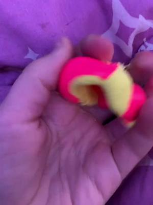 A post by @fidget.toys..1010 on TikTok caption: #claycracking