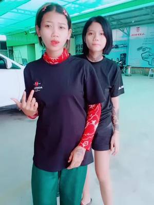 A post by @bromeang36 on TikTok caption: ហាយពីឣ្នកឣាយដល😜😜ស្គាល់គាត់ឣត់😃សំុបេះដូងម្នាក់់មួយមក😀😀