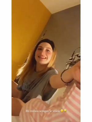 A post by @video.raridimarta on TikTok caption: Video raro di Marta e Vittoria🙃#perte #foryou #fyp #martalosito #videoraro #videoraromarta