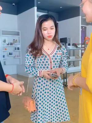 A post by @lily_charity on TikTok caption: មិត្តល្អមិនម៉ែនត្រឹមពេលមានបានទេ #dedication #education #help