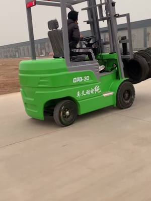 A post by @ on TikTok caption: #forklifttruck #forklifter #forklift #forklifts