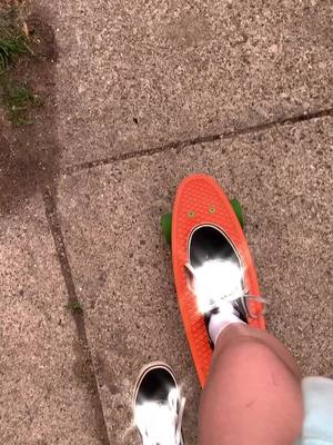 A post by @howto_pennyboard101 on TikTok caption: #pennyboard