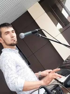 A post by @idris_alhalaev on TikTok caption: на свадьбе в шелковском#топ #грозный #Кавказ #Ловзар #2021 #Ингушетия #Чечня #Дагестан #Лезгинка