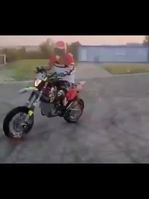 A post by @moto_cross_04 on TikTok caption: #motard🔥🔥💣💣