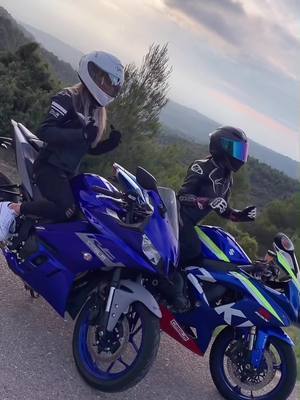 A post by @bertamasgas on TikTok caption: bertamasgas y @coro.irene 💙🤩 #bikergirl #moto #parati #viral #bikers